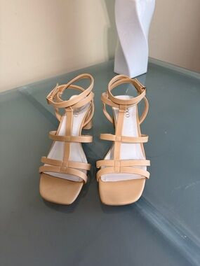 Franco Sarto Nude/Tan Strappy Block Heeled Sandals Size 8